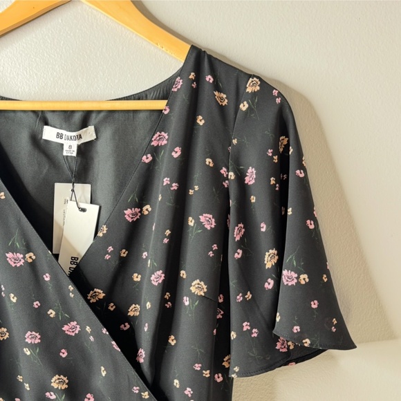 NWT BB Dakota Dress Tie Back Black Print Short Sleeve Mini Length Pockets Sz 8 - Picture 7 of 14